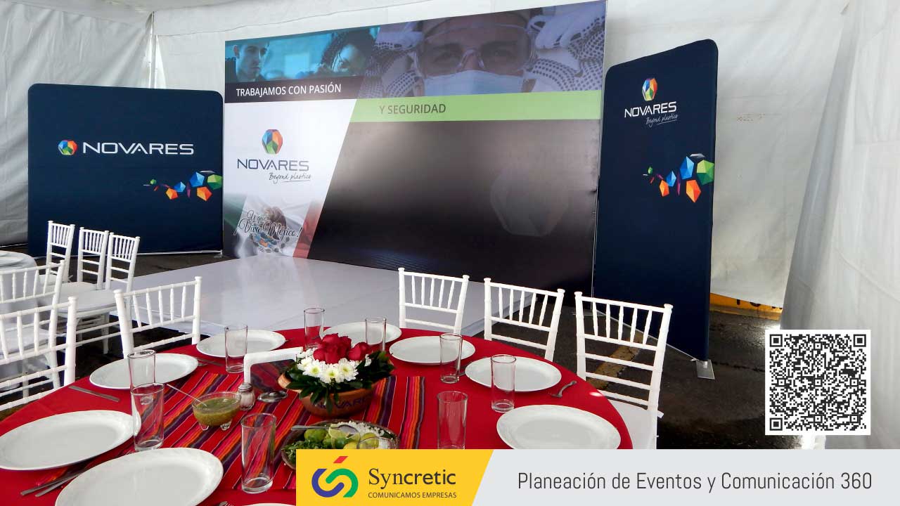 Escenario en evento Syncretic Comunicación en planta de NOVARES Puebla